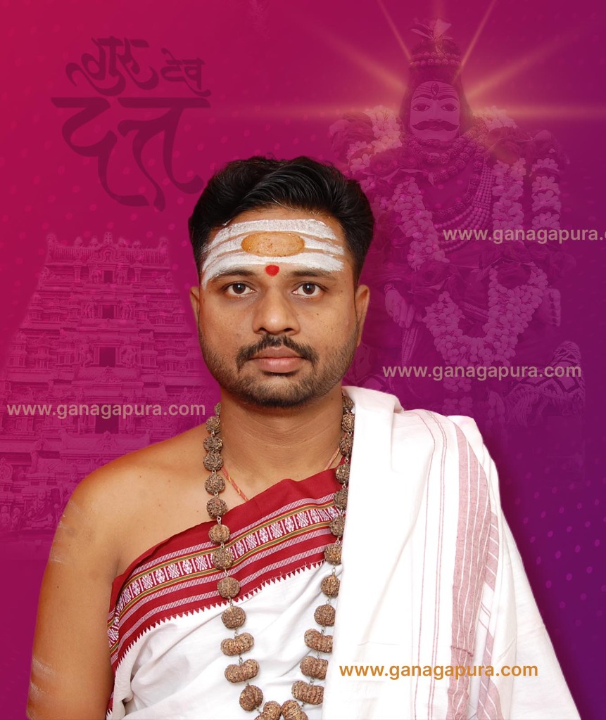 Vallabh Dinkarbhatt Pujari - Hereditary Priest